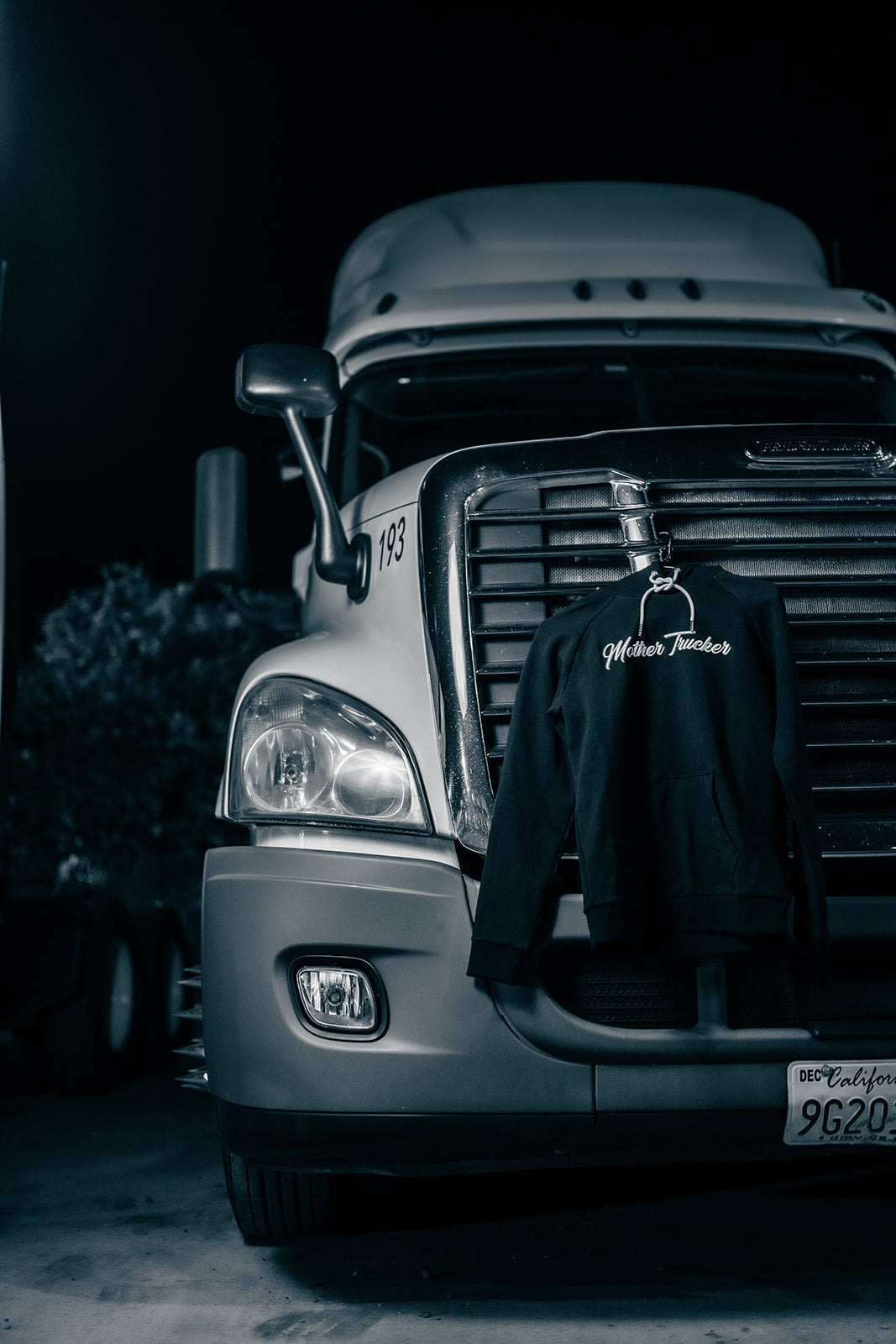 Mother Trucker Black/White Men's Hoodie